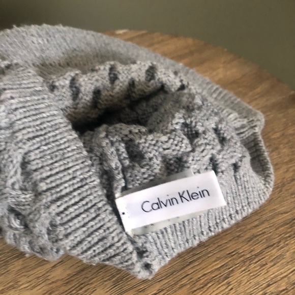 Cozy knit hat - Calvin Klein - Picture 2 of 3